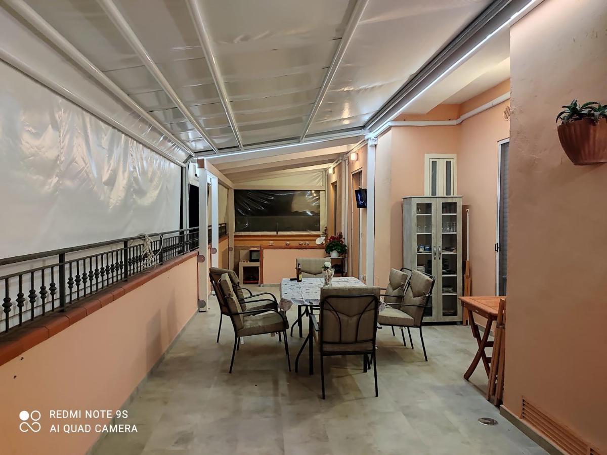 La Casa Del Sole Bed & Breakfast แตร์ราชินา ภายนอก รูปภาพ