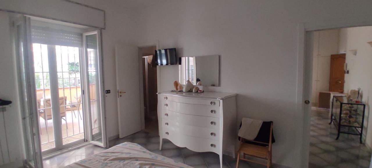 La Casa Del Sole Bed & Breakfast แตร์ราชินา ภายนอก รูปภาพ